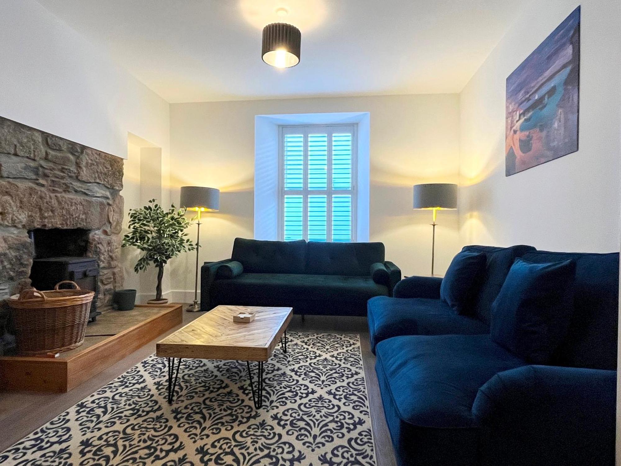 Charming Retreat For 6 With Social Garden Marazion