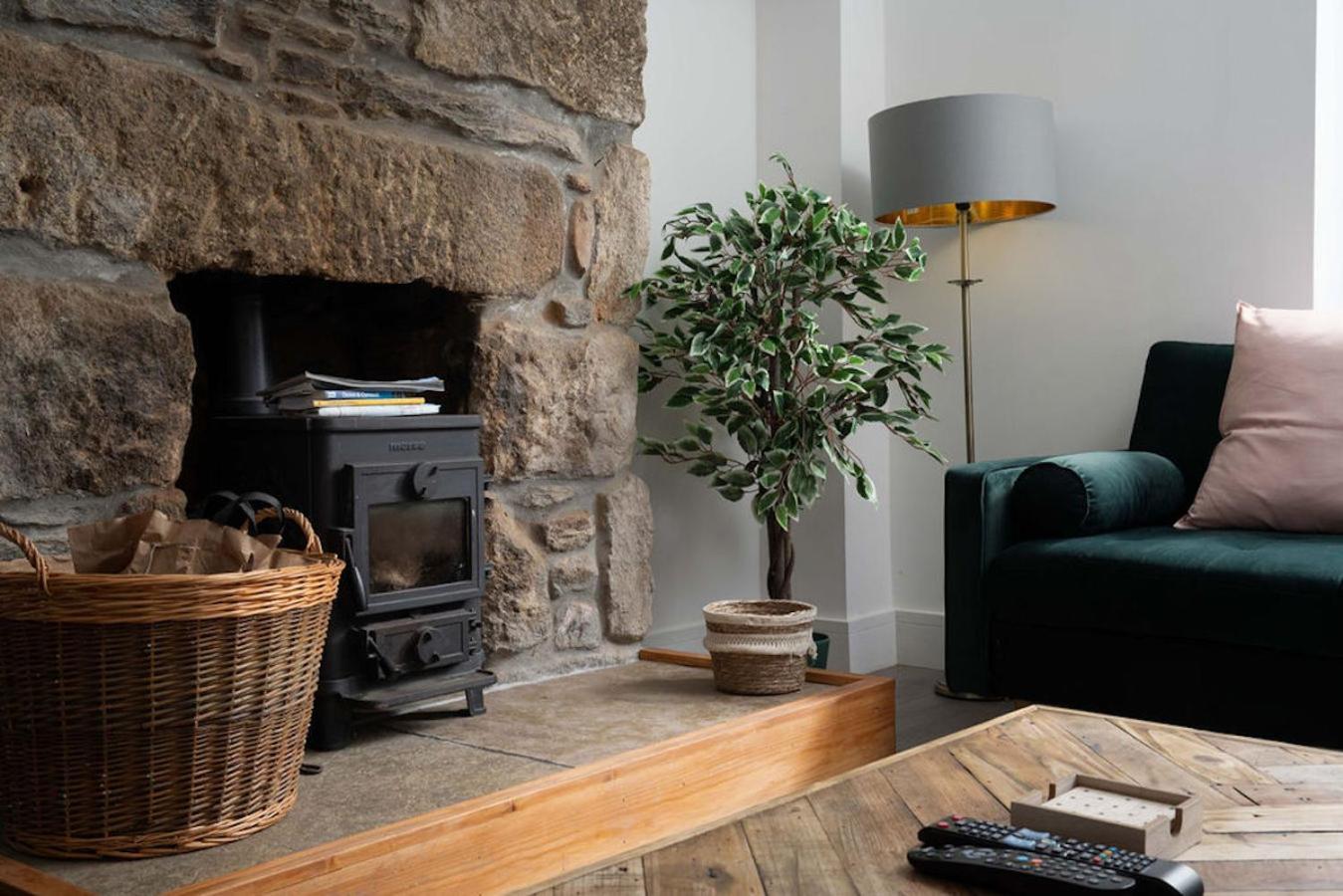 Charming Retreat For 6 With Social Garden