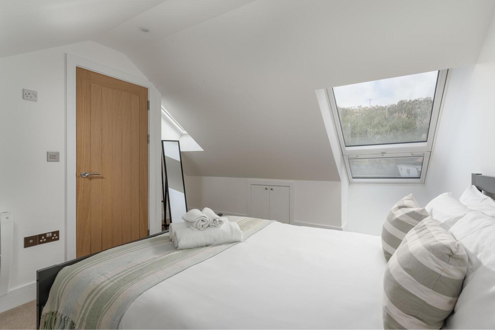 Vakantiehuis Charming Retreat For 6 With Social Garden