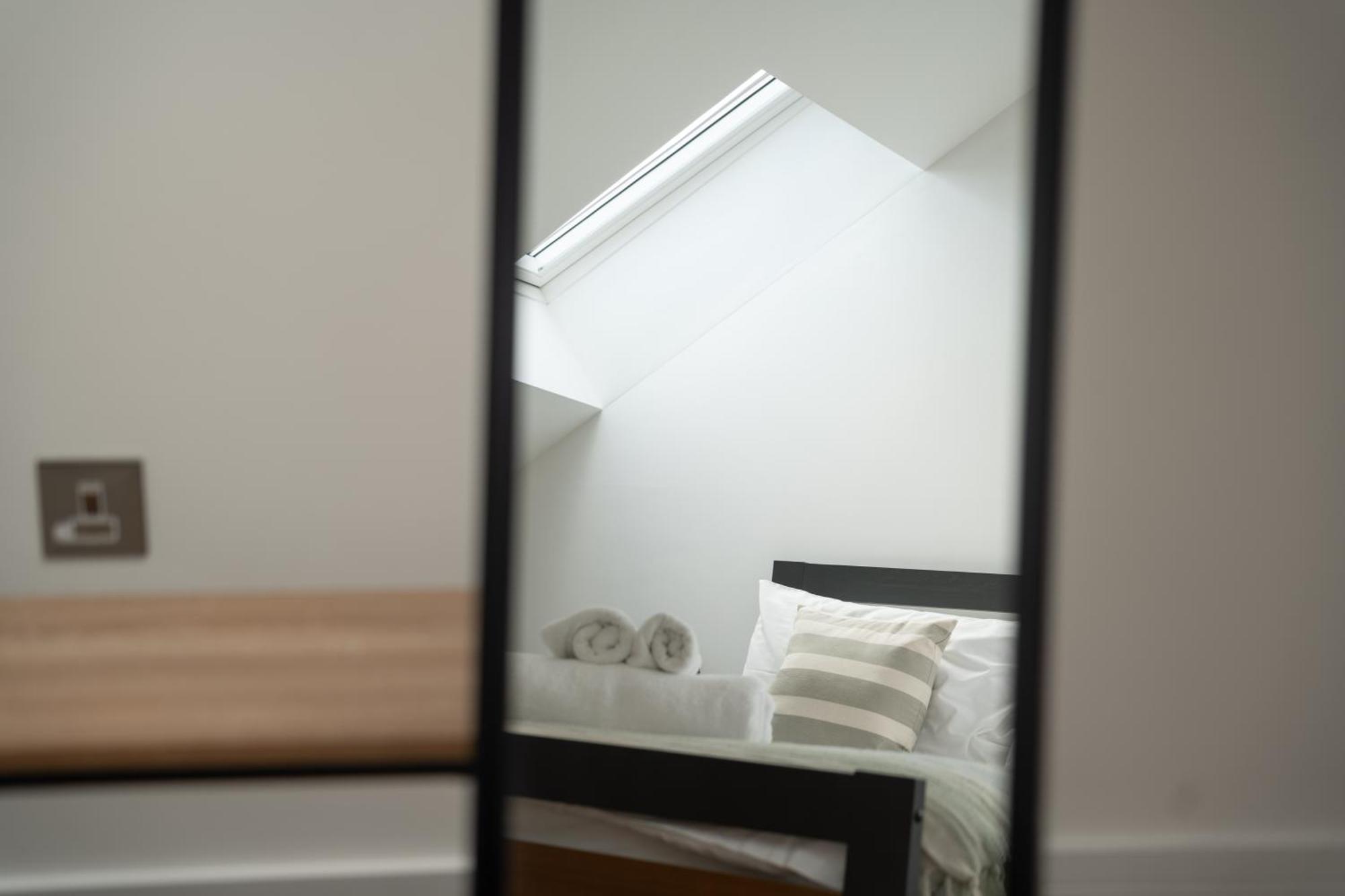 Vakantiehuis Charming Retreat For 6 With Social Garden *