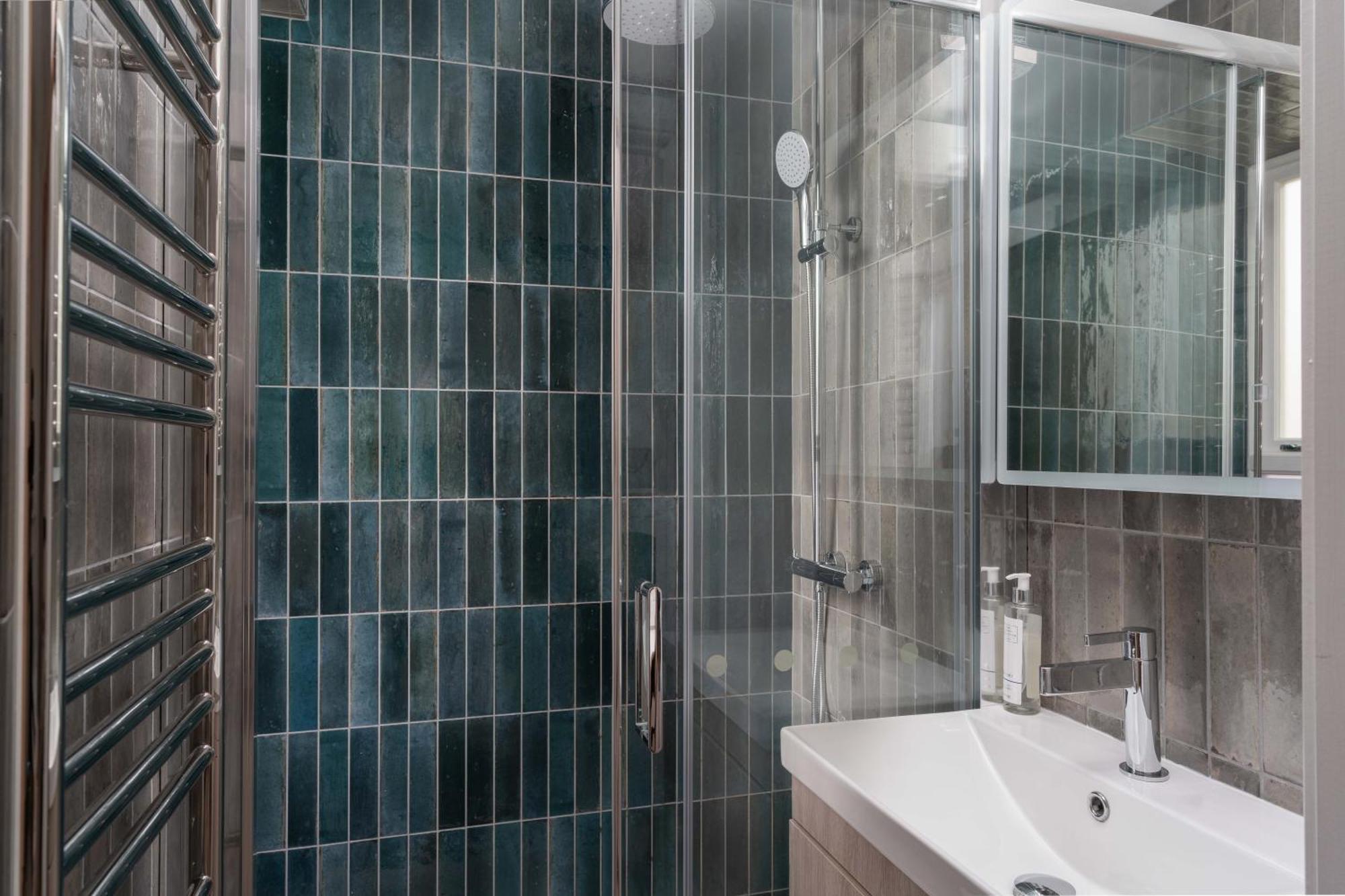 Vakantiehuis Charming Retreat For 6 With Social Garden